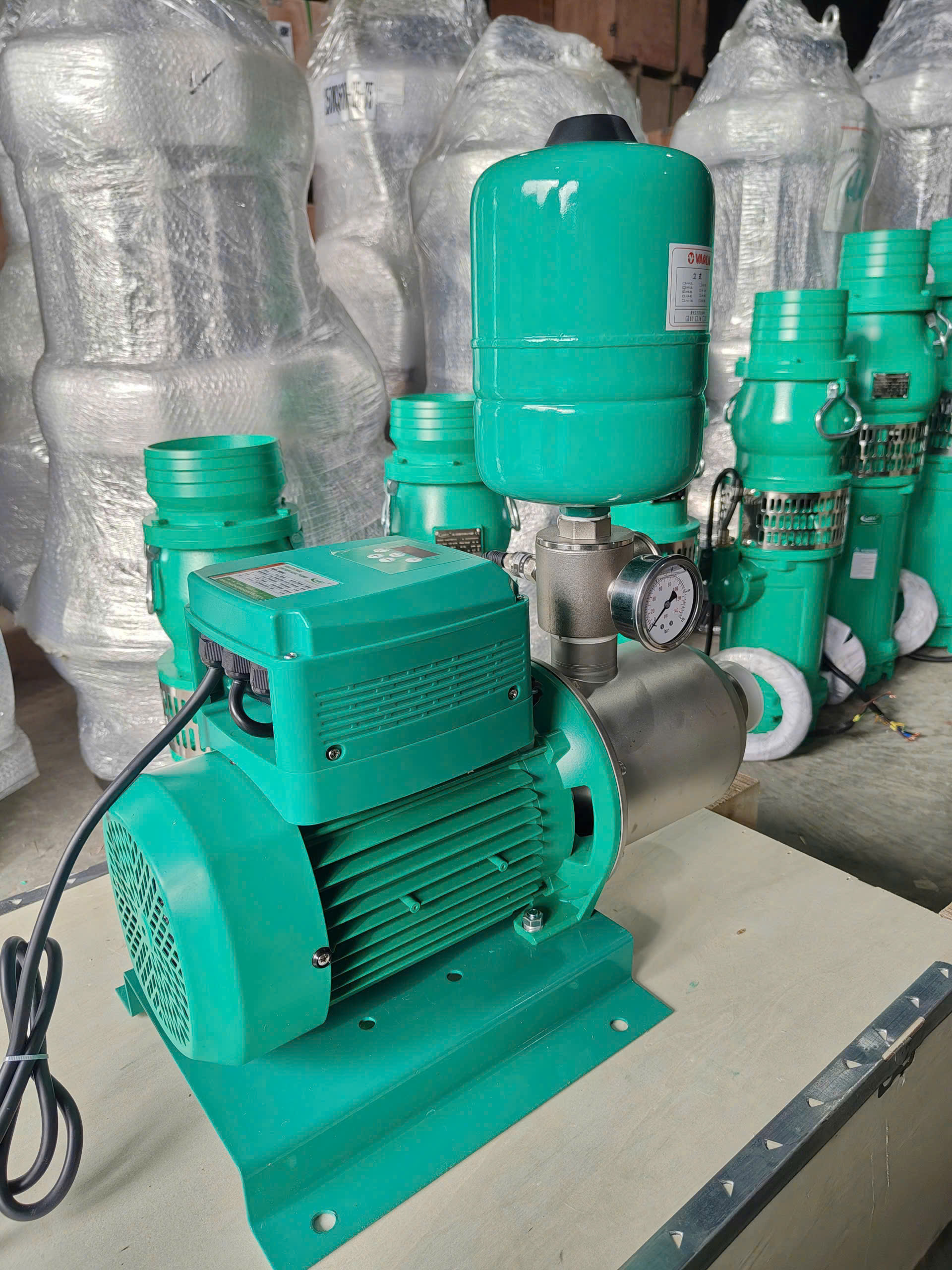 Bơm tăng áp biến tần MBY MHI-1604BP