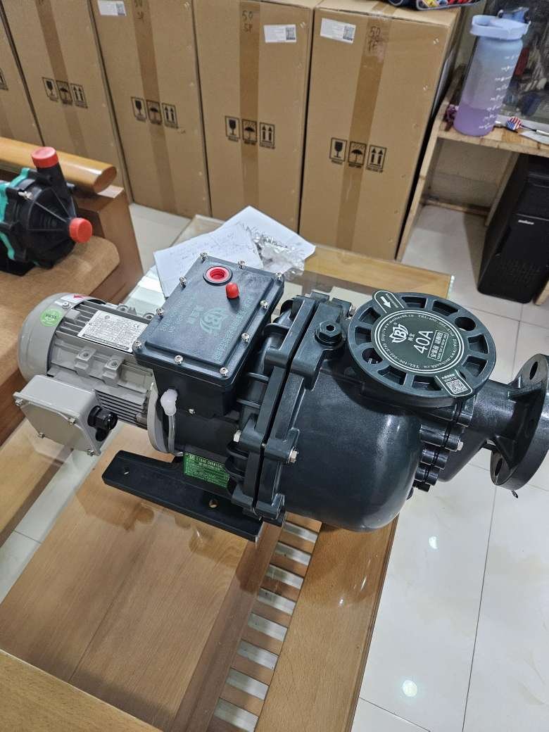 Máy bơm hóa chất